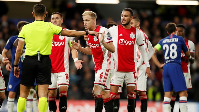 I giocatori dell'Ajax Amsterdam perdono il vantaggio di prezzo nel mercato degli acquisti